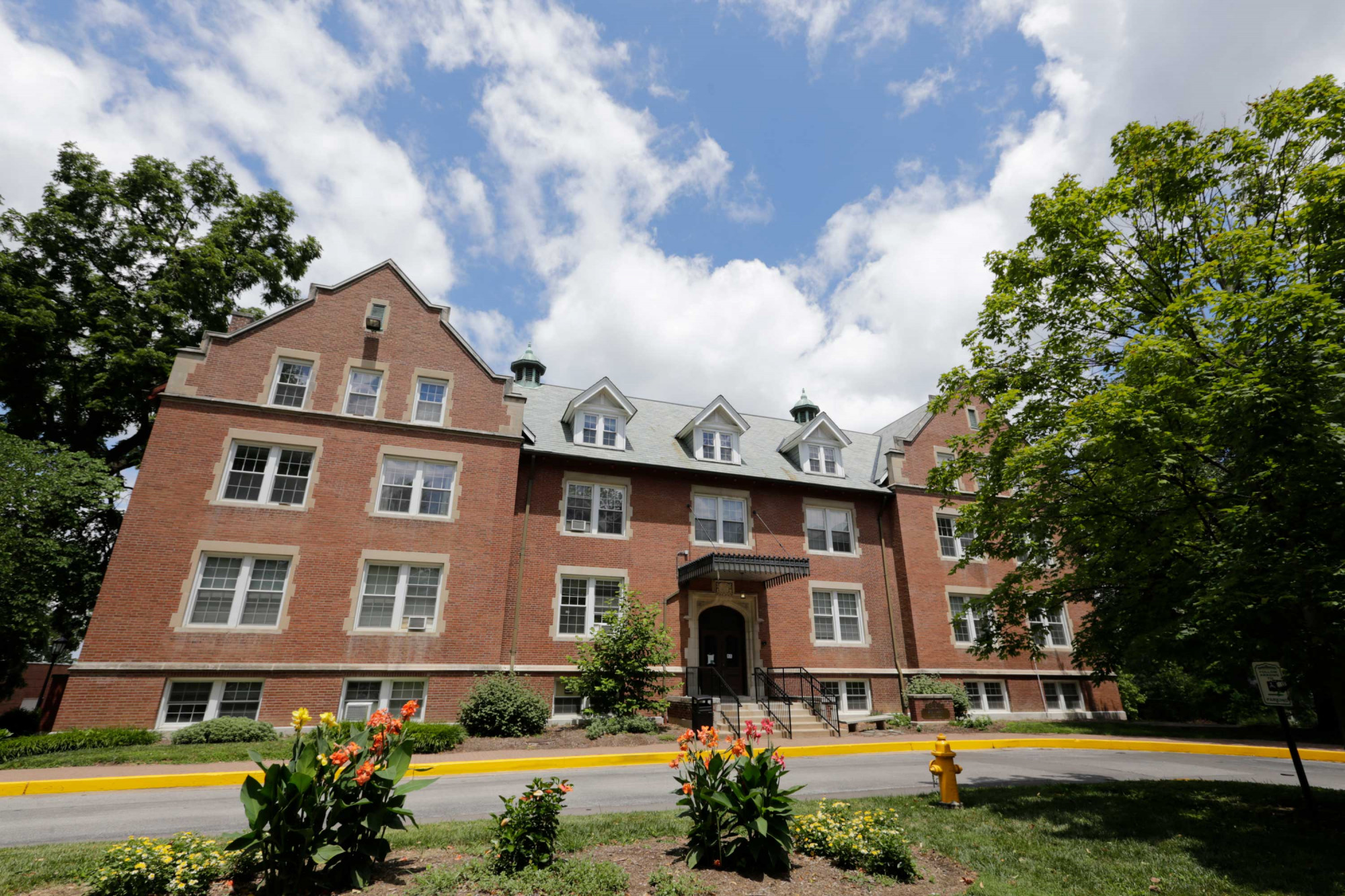 Ayres Hall | Residence Halls | Residential Life | Lindenwood University