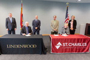 Lindenwood Signs Agreement with St. Charles Community College