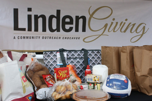 Lindenwood Provides 100 Thanksgiving Meals