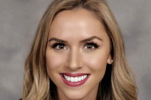 Kayla Piers Stewart Wins Young Alumni Award 