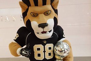 Leo the Lion Wins Second Consecutive Mascot Dance-Off, Beats Fredbird