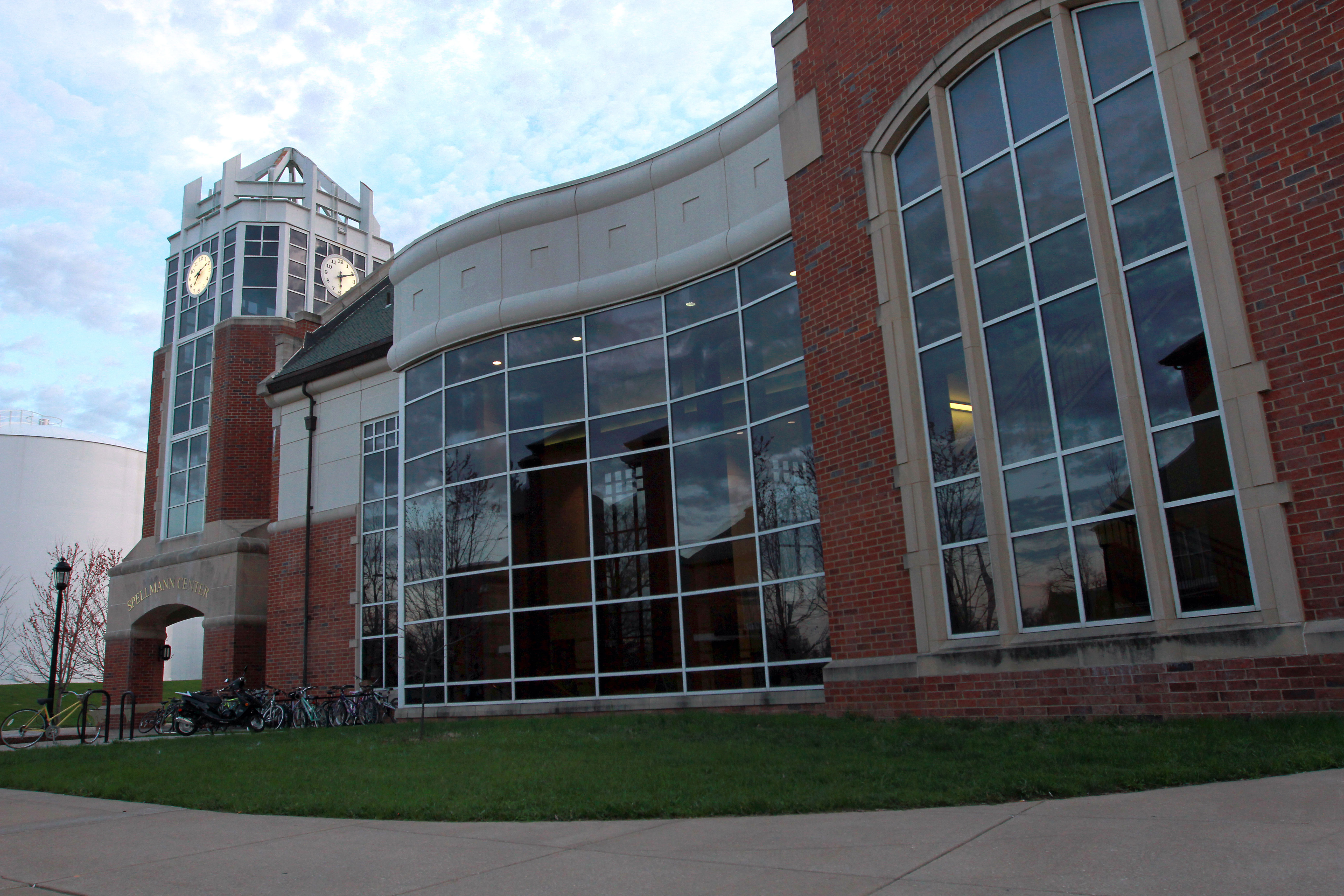 Lindenwood - Spellmann Center / Clock Tower