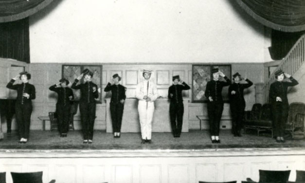 A photo taken from a 1925 performance of Oh Girls!